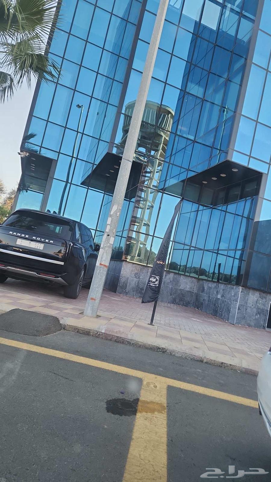 Glass and aluminum partitions and structures64226081887745110