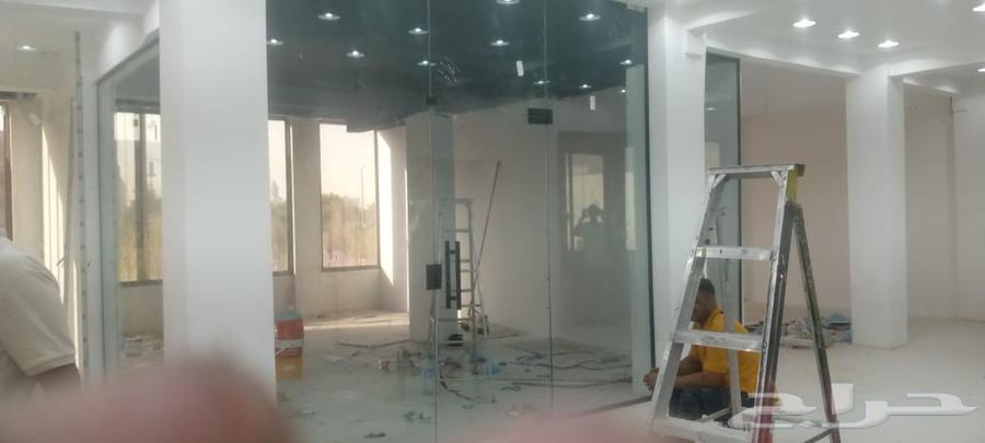 Supply and installation of secret glass, installation of shower partitions, installation of office desks and railings64420702065665114