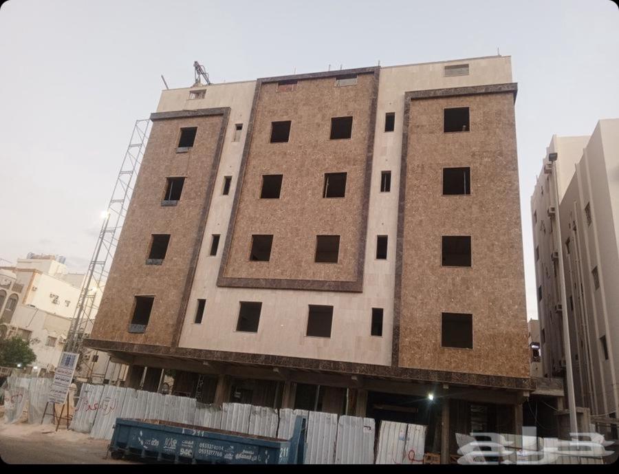 Stone and Marble Worker64228636354562113