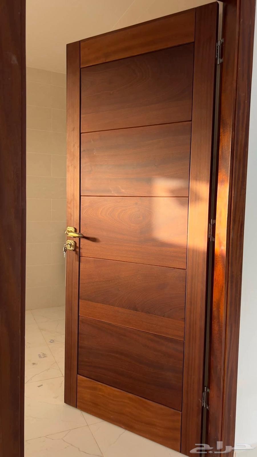 نجار ابواب خشب64229557253633112