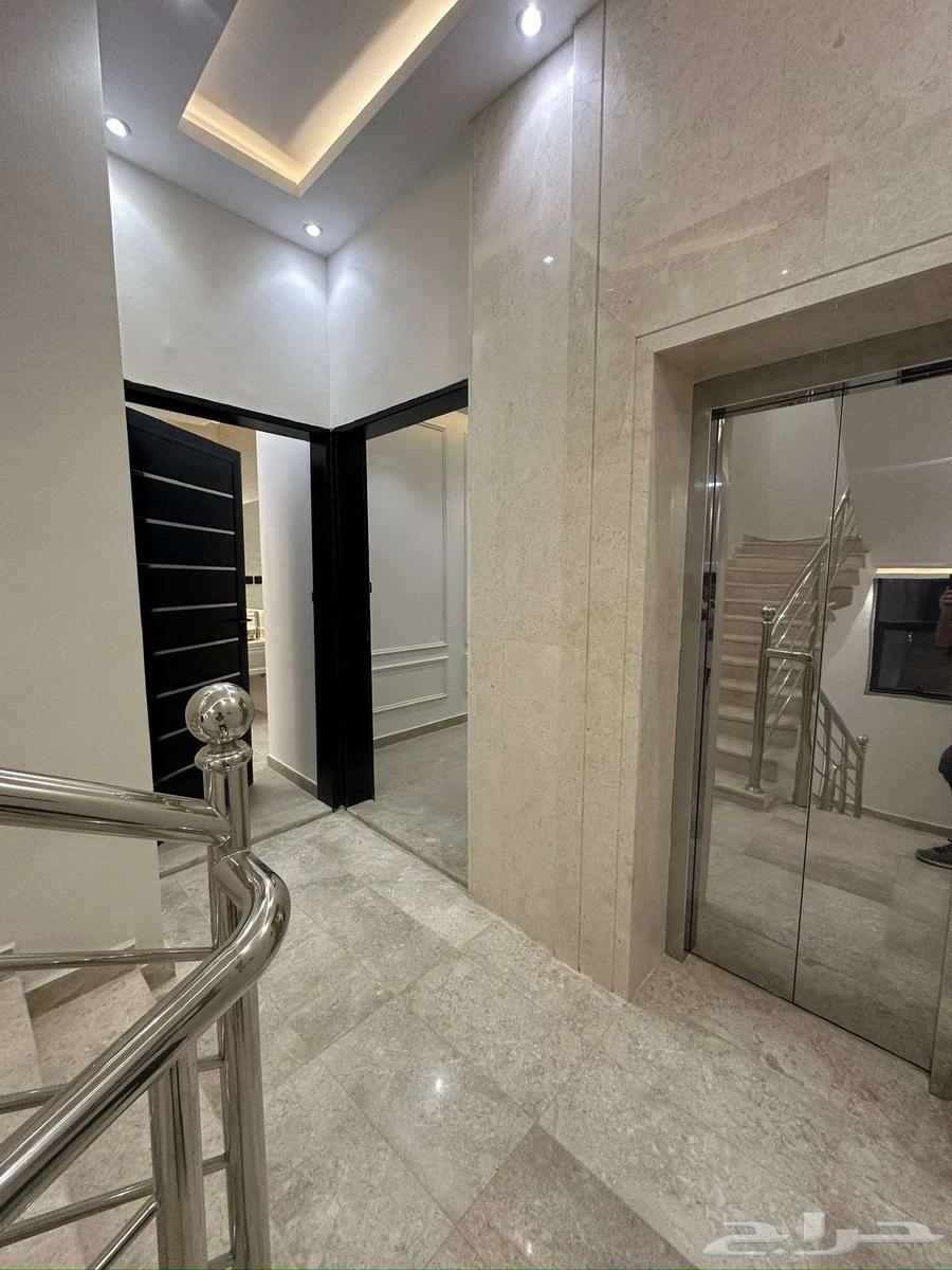 للبيع بحي الضيافه شقق علويه بسطح خاص من 550 الف vip64228265434883112