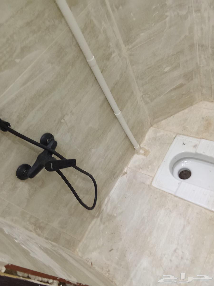 مبلط تركيب بلاط سيراميك بورسلان رخام جدران حمامات ارضى مطبخ64229385220355110