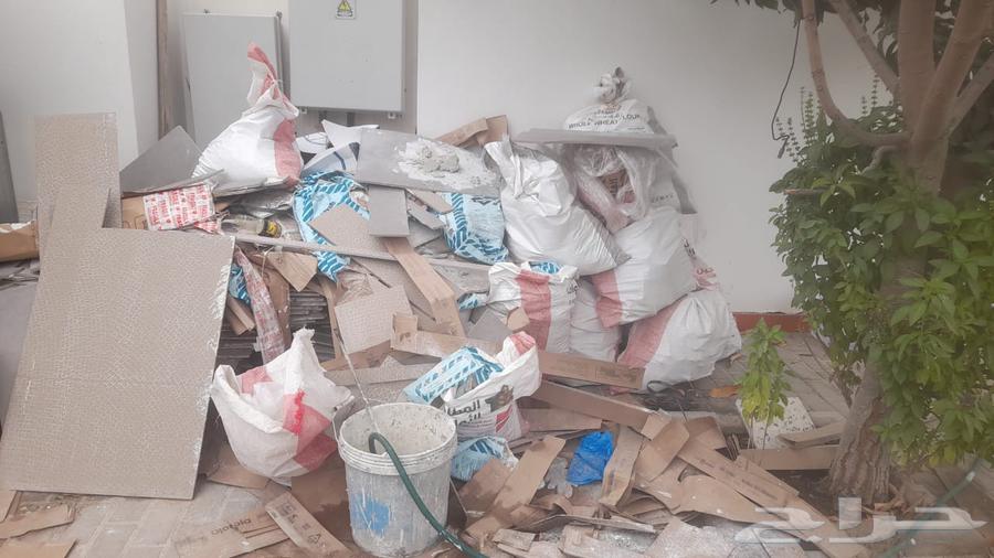 Dina tipping truck for transporting waste and debris with workers and without workers in Jeddah64239969823107114