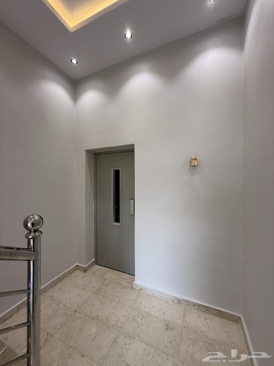 Top floor apartment for sale with internal and external staircase, located in northern upscale area for only 650,00064228265327363112