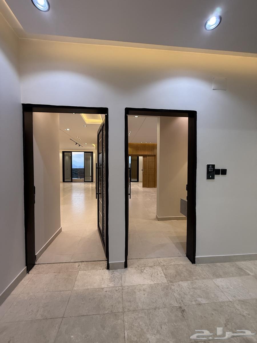 للبيع شقق علويه ببلكونه وبإطلالة رائعة ف ابها خلف المستشفي64228628137730114