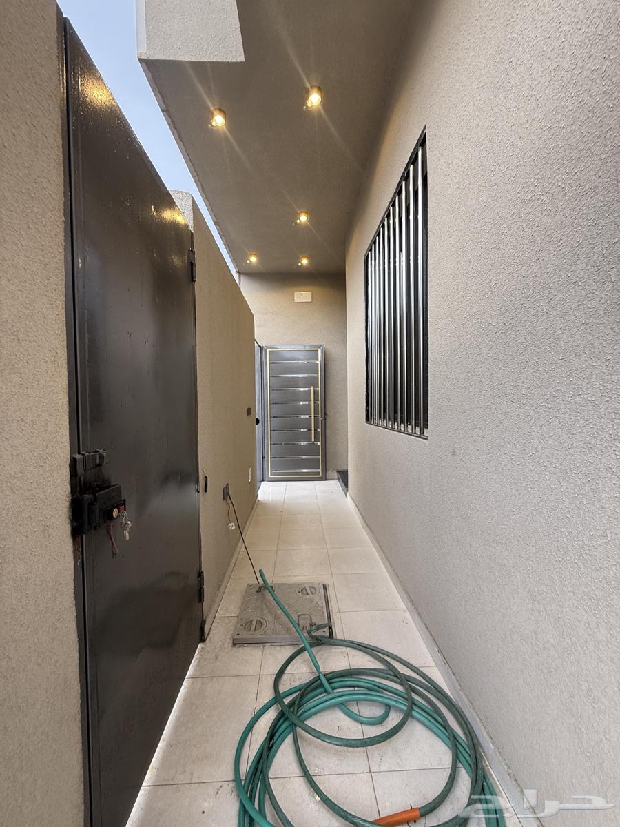 للبيع شقق ارضيه ببايكة سيارة وشقق علويه بسطح ابها حي قرطبه64225443015553112