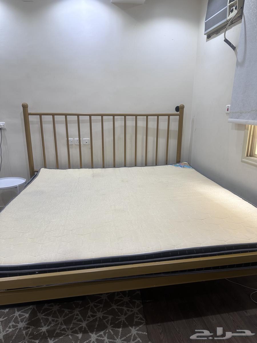 كرسي حديد من غير المرتبه ب حديد قوي64229182829698110