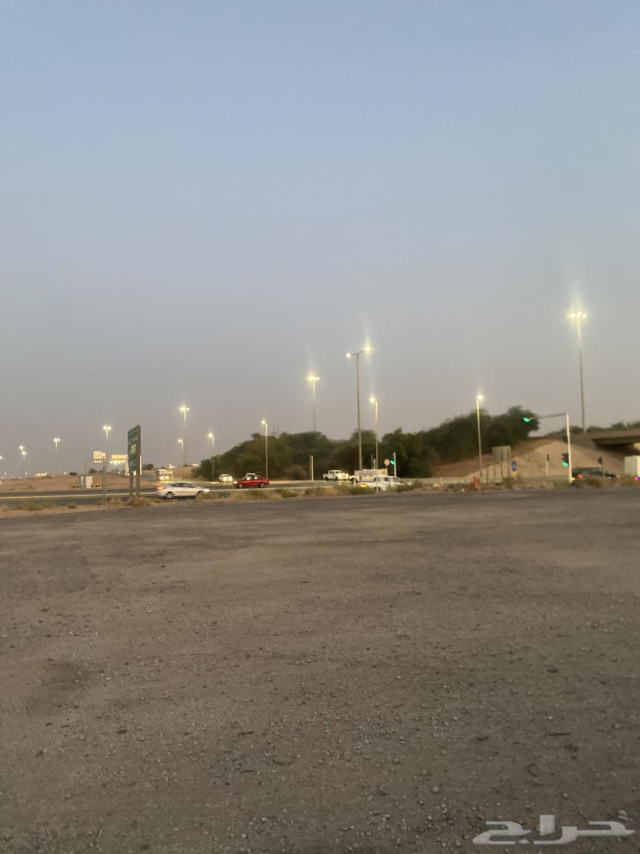 تاكسي موجود الانا علي كبري بريده عنيزه اي مشوار برا القصيم64249504775170110