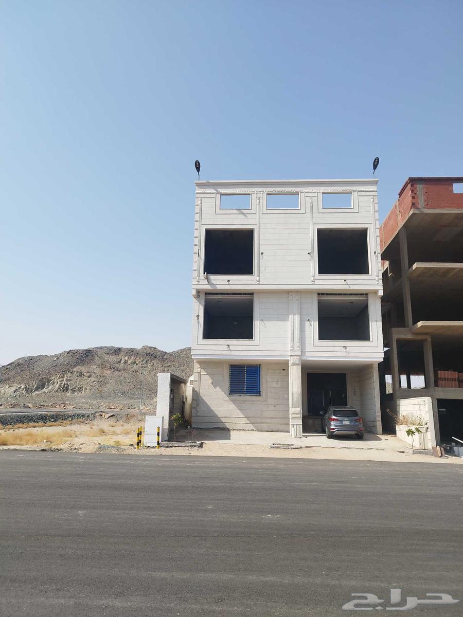 عماره و ارض للبيع موقع مميز ولي العهد 464228628062210110