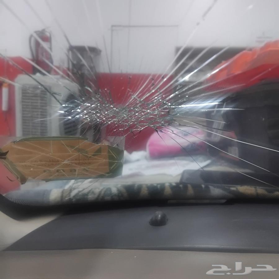 Repairing glass cracks and polishing windshields using the latest technologies64228274409731110