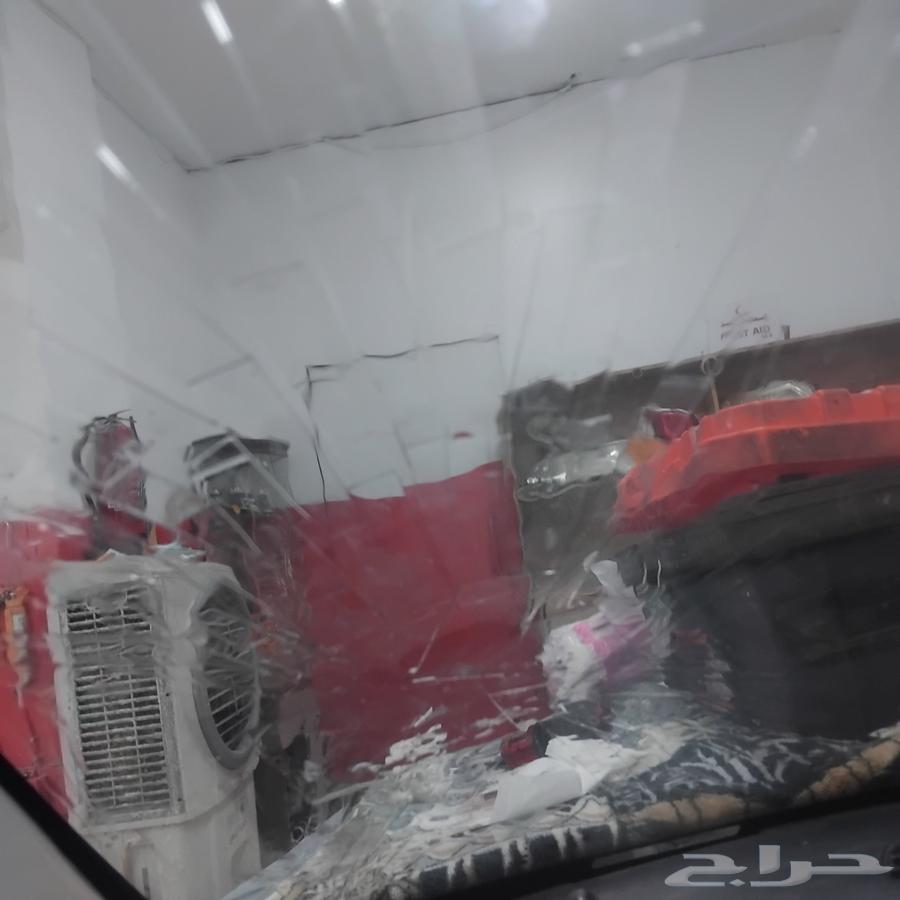 Repairing glass cracks and polishing windshields using the latest technologies64228274409731111