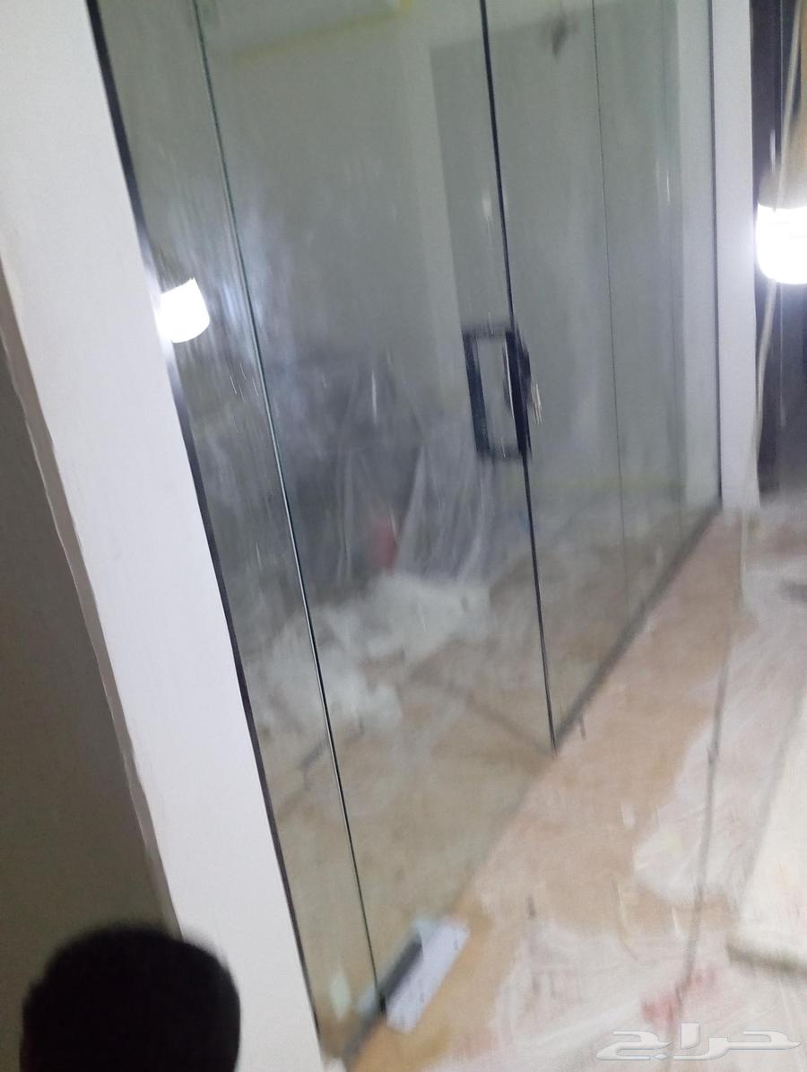 Scratch glass and office fronts64229383067138113