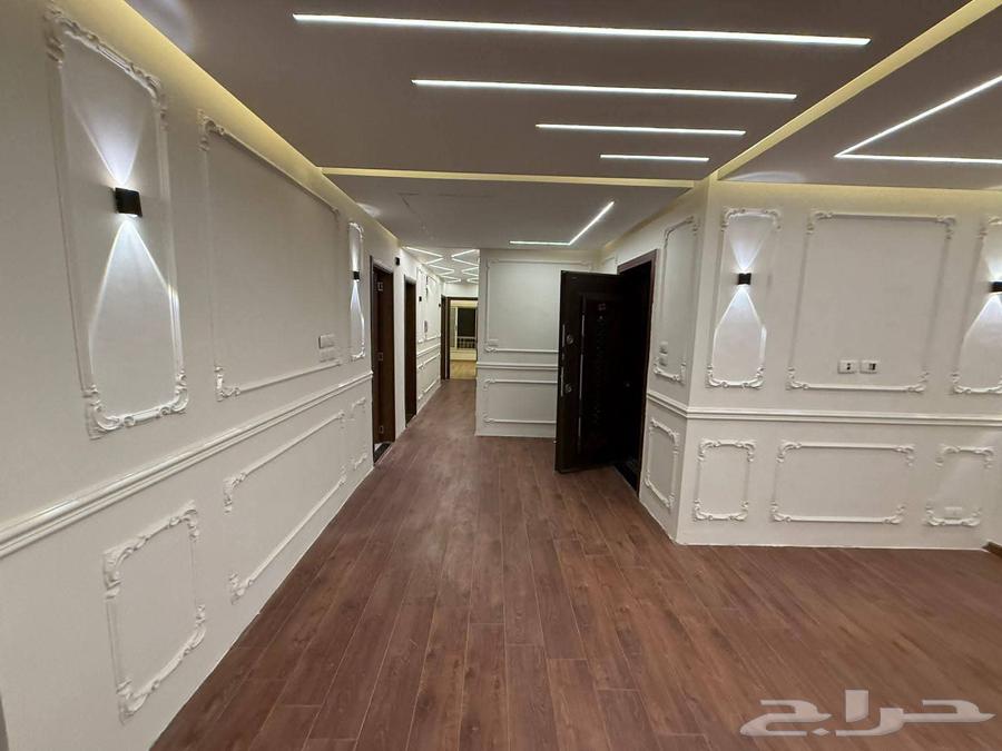 نجار ابواب وديكورات حديثه وباركيه وجميع المجالس العرييه64229181826051112