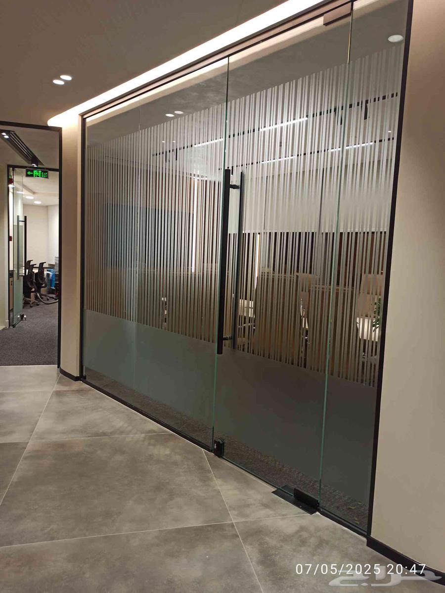 تركيب زجاج سكوريت فني زجاج صيانه ابواب زجاج64225865198081114