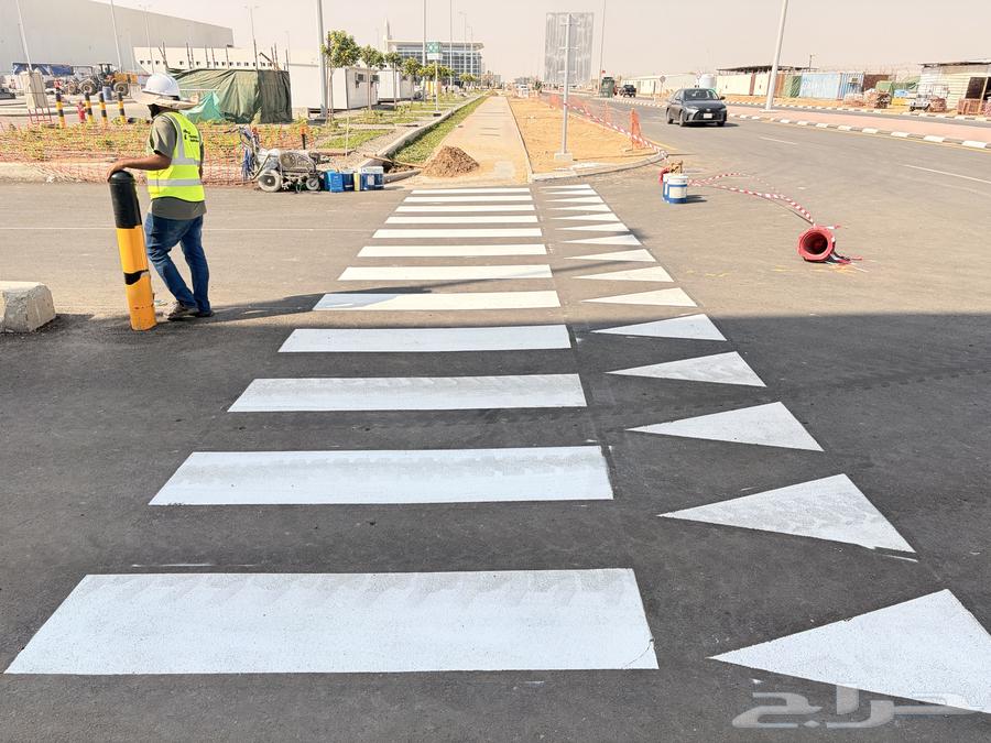 تخطيط طريق و مطارRoad and airport Markings64225858355331110