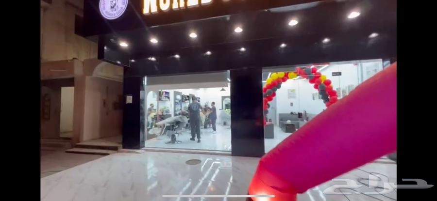 صالون حلاقة فتحتين جديد للتقبيل على السوم64228458708866112