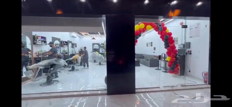 صالون حلاقة فتحتين جديد للتقبيل على السوم64228458708866113