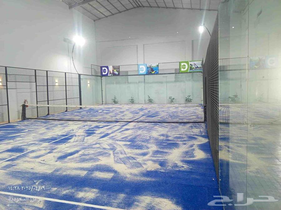 فني تركيب ملاعب بادل في المملكة العربية السعودية بخدمة ممتاز64229555619329113