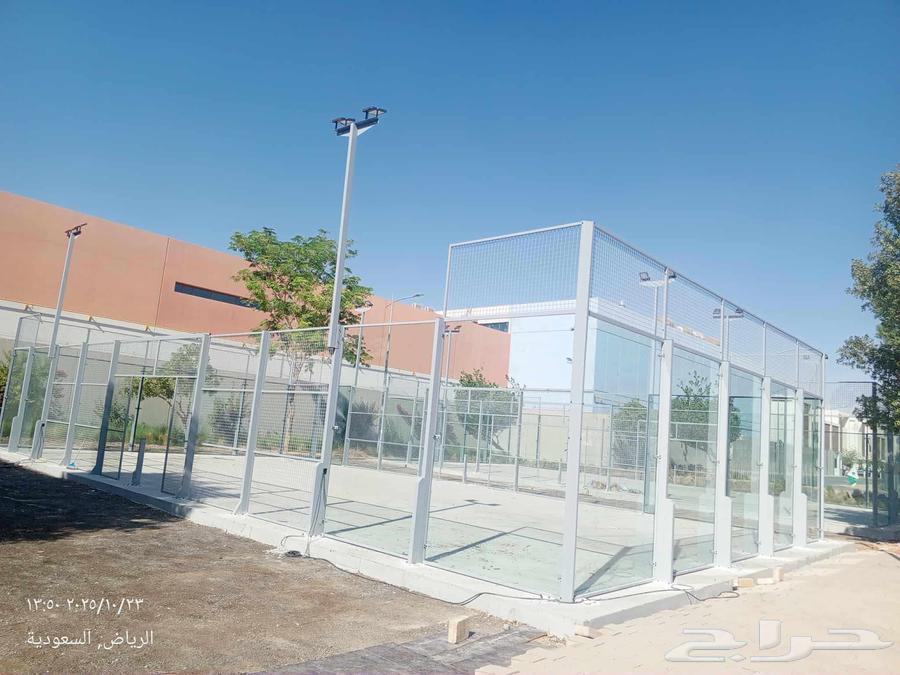 فني تركيب ملاعب بادل في المملكة العربية السعودية بخدمة ممتاز64229555619329112