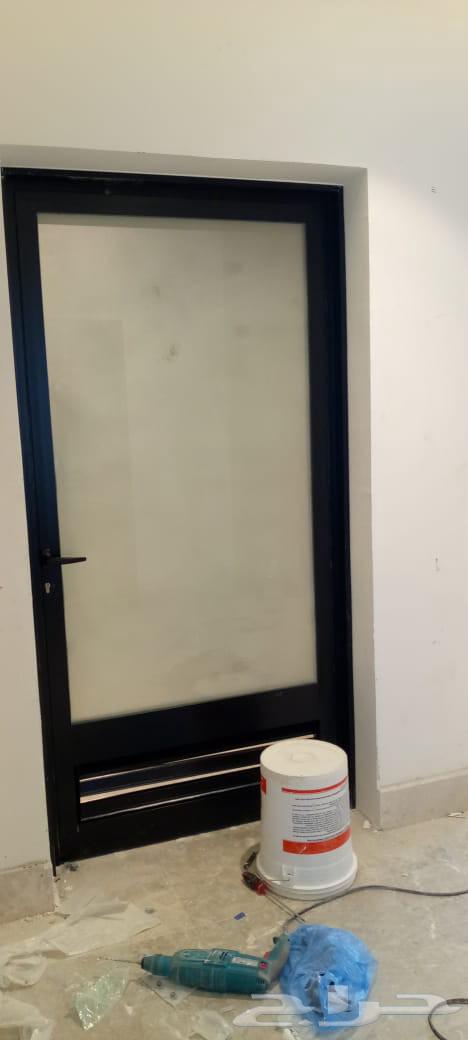 Supply and installation of secret glass, installation of shower partitions, installation of office desks and railings64420702065665113