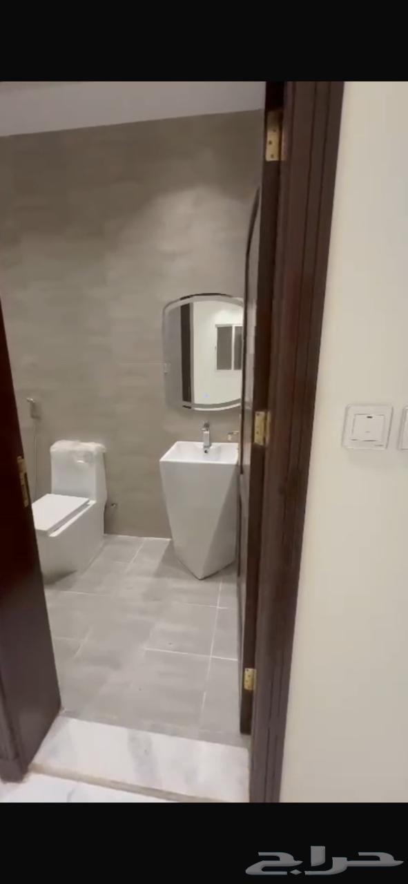 شقة 6 غرف بحي الريان مساحة 220 م دفع شهري64228627807362112