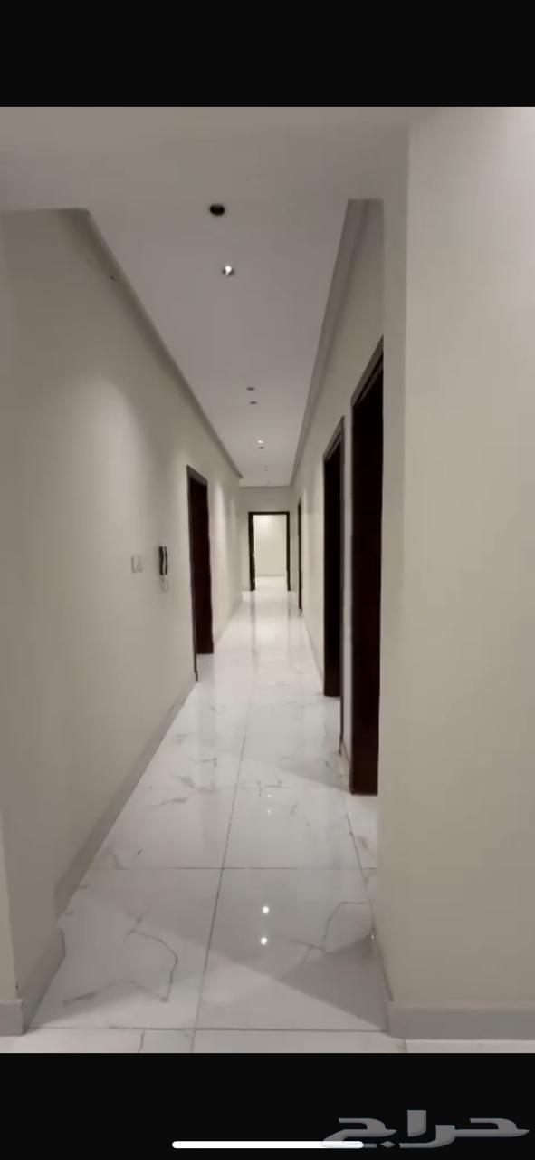 شقة 6 غرف بحي الريان مساحة 220 م دفع شهري64228627807362114