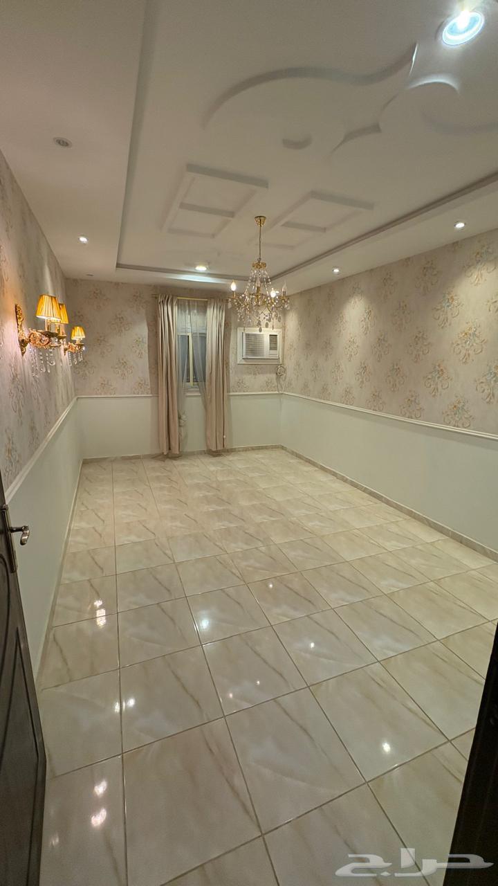 للبيع شقة في الدور الثالث في مكة في حي ولي العهد64225444053250110