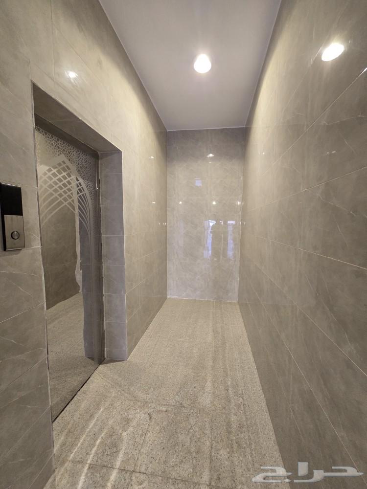 For sale: top-floor roof with elevator access and ready kitchens, 650 thousand, Ahad Rafidah64228458026241114