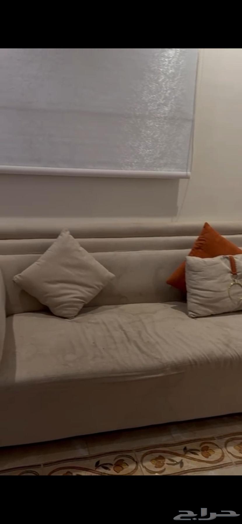 كنب تفصال فصلته لا يوجد عيوب او كسر فقط يبي له غسيل64228638188803111