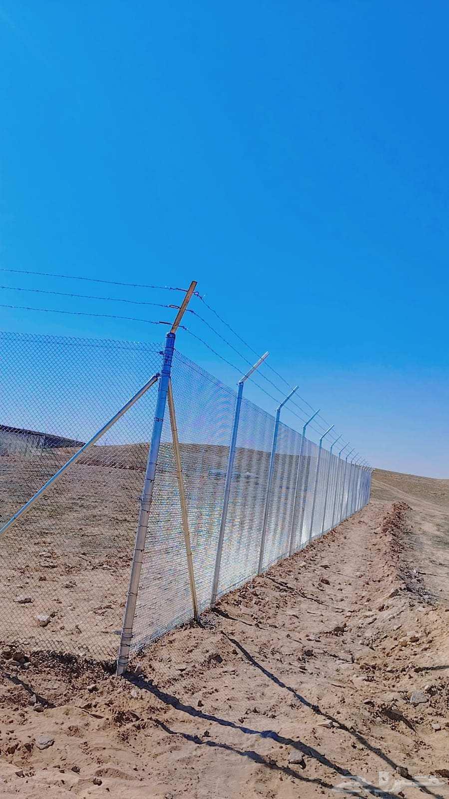 Fencing contractor with all specifications and reasonable prices64240145644801113