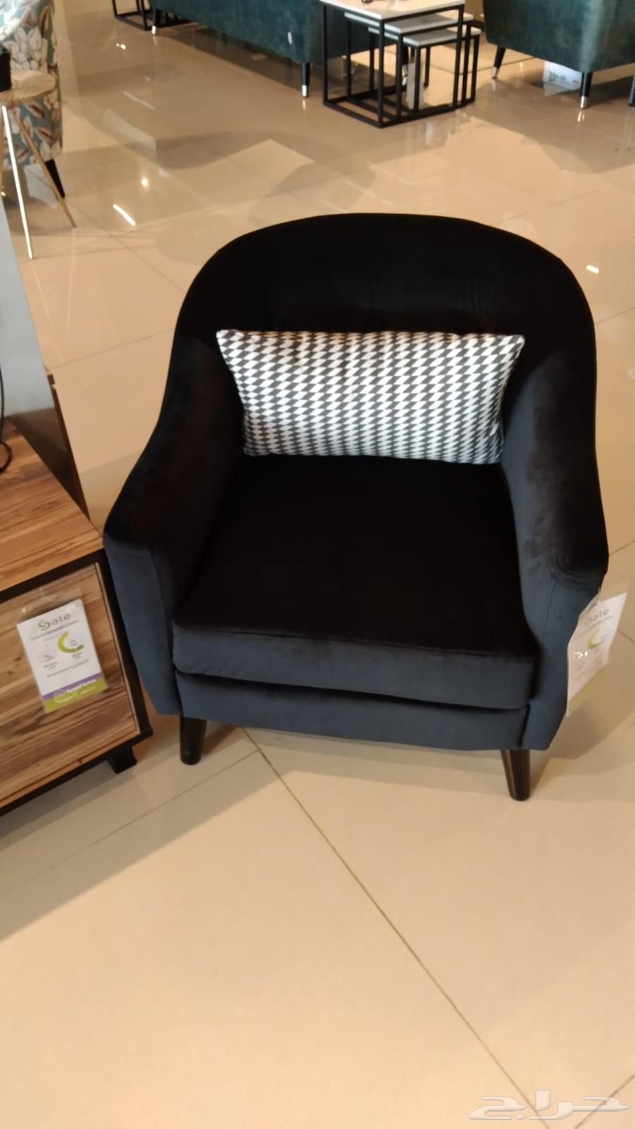 Upholstery and tailoring of sofas, councils, and mattresses at the same location64229183635842114