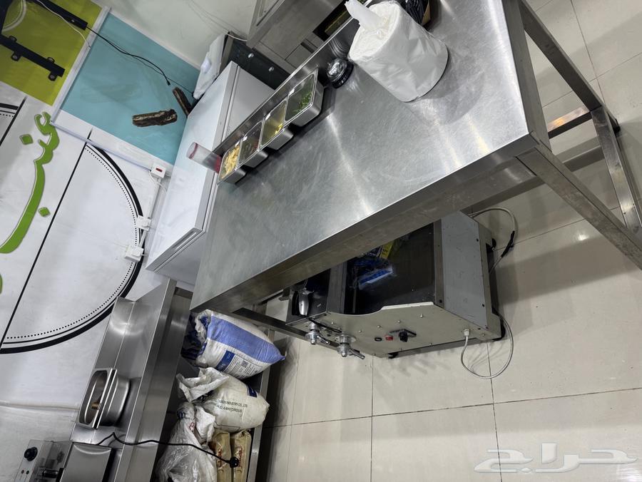 محل للتقبيل بحي المونسية64228628592257112