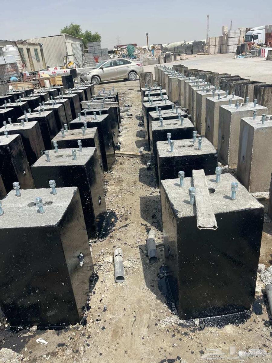 حواجز خرسانة نيوجرسي مناهيل قواعد انارة مصدات سيارات انترلو64229016477441111