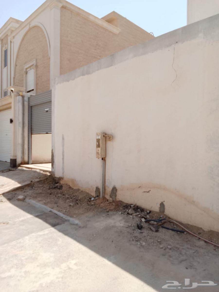 Installing an external interlock for the pavement while preserving the tomato64228635987459114