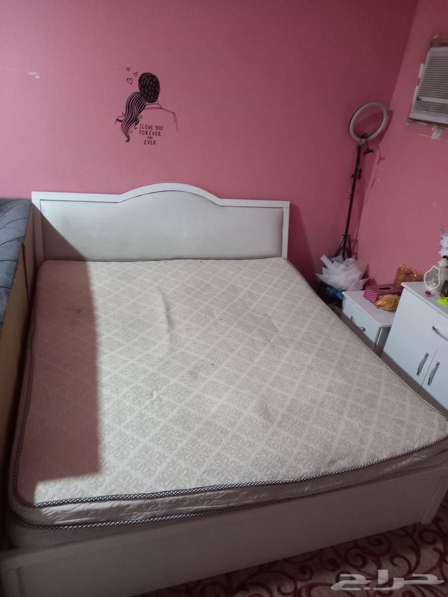 سرير نفرين ابيض 180 200 مع كمدينه ومرتبه64672279917314113