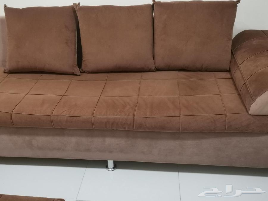 Clean sofa for sale64584645602305111