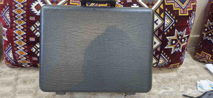 شنطة دبلوماسية فاخرة بعروقها مستعمله شبه جديده64672615328513110