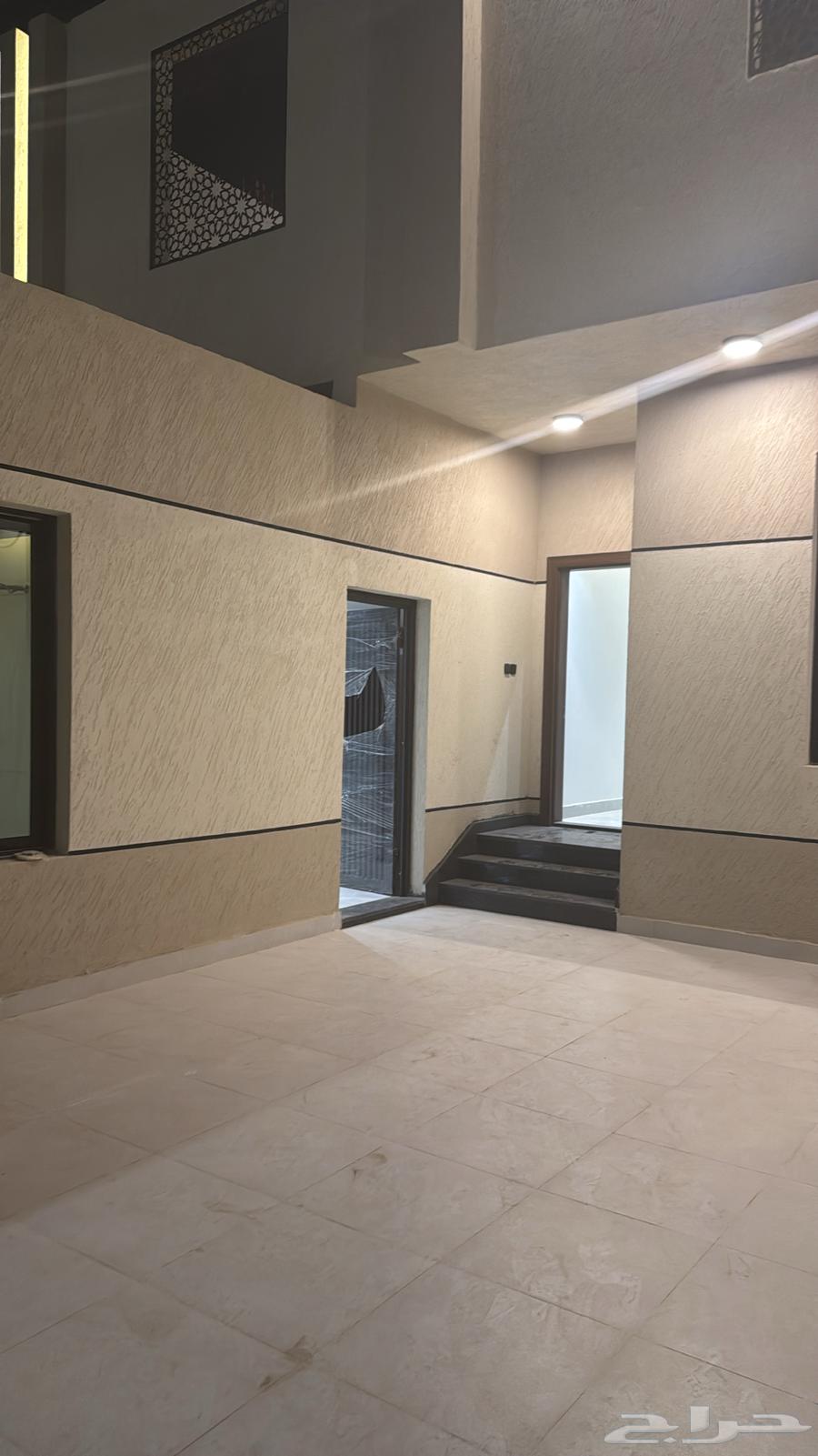 للبيع عمارة جاهزة للسكن في مخطط السلام المساحة 360م264244660667395111