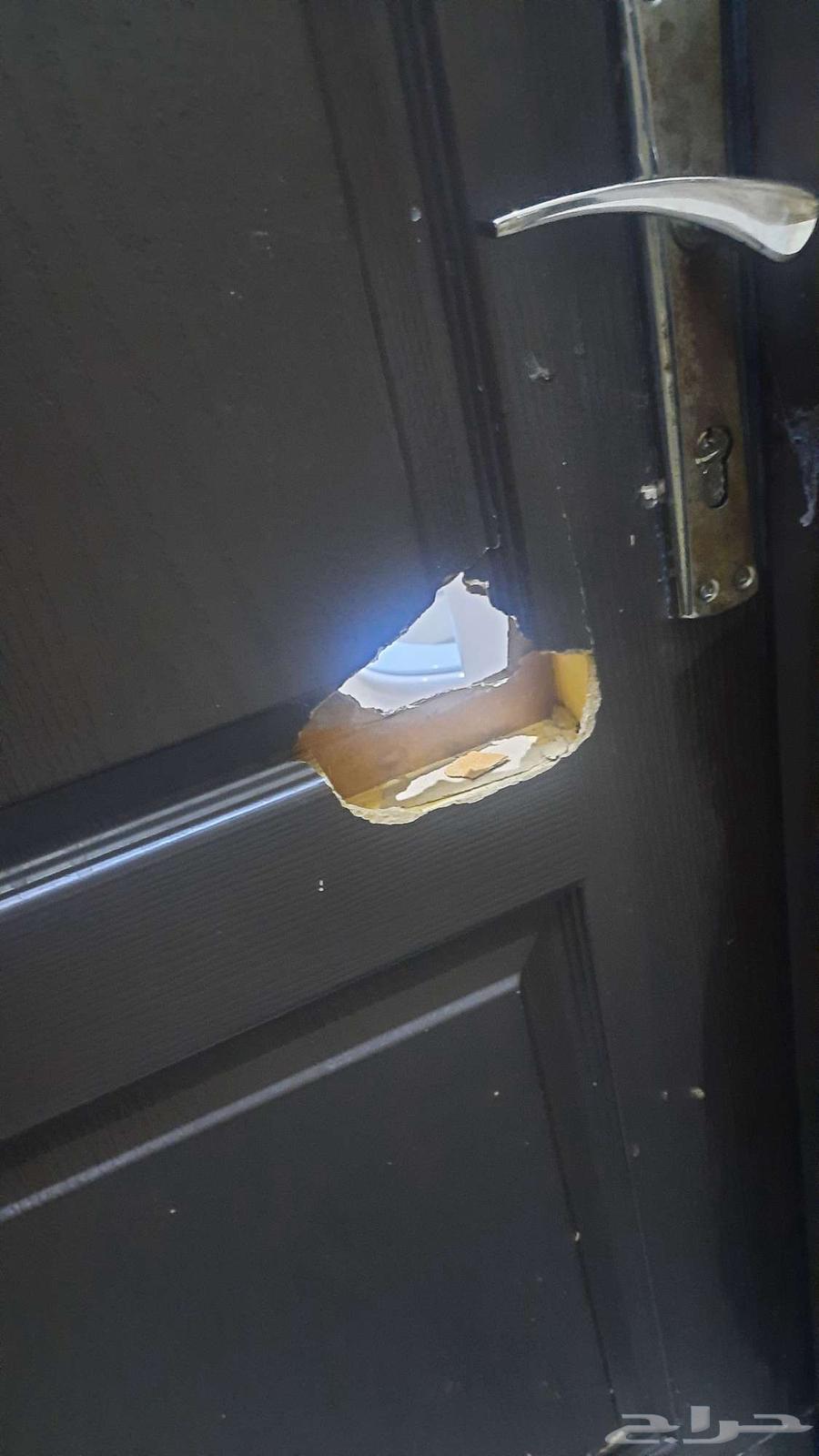 نجار بمكه ابواب وكولين64240298772482110