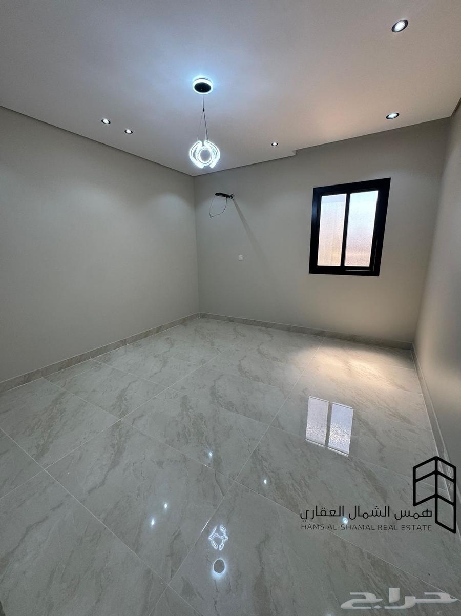 للبيع فيلا روف حي الرحمانيه بمدخل خاص64240450593154111