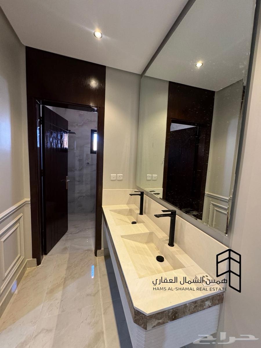 للبيع فيلا روف حي الرحمانيه بمدخل خاص64240450593154112