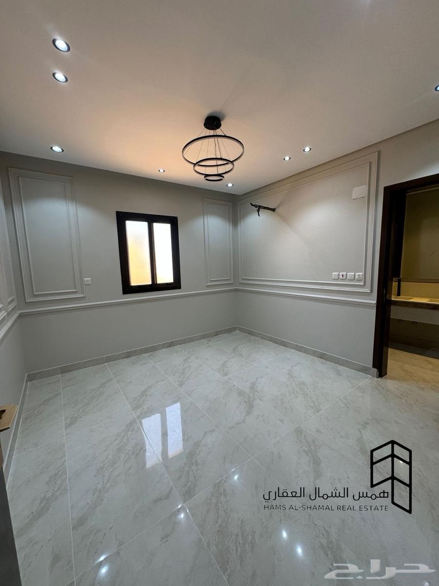 للبيع فيلا روف حي الرحمانيه بمدخل خاص64240450593154113