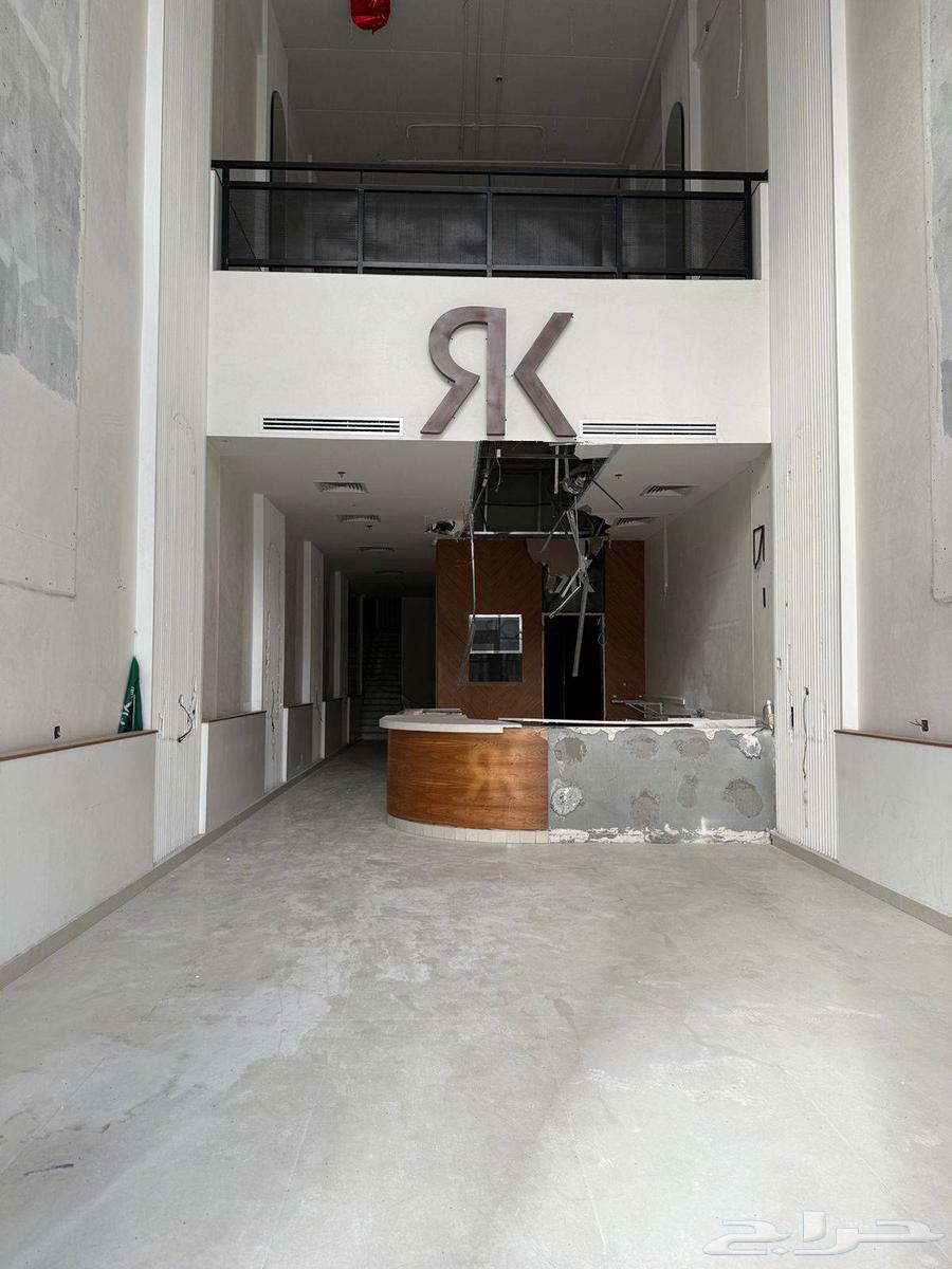 محل للإيجار في الكورنيش مدينة الخبر64240137953921113