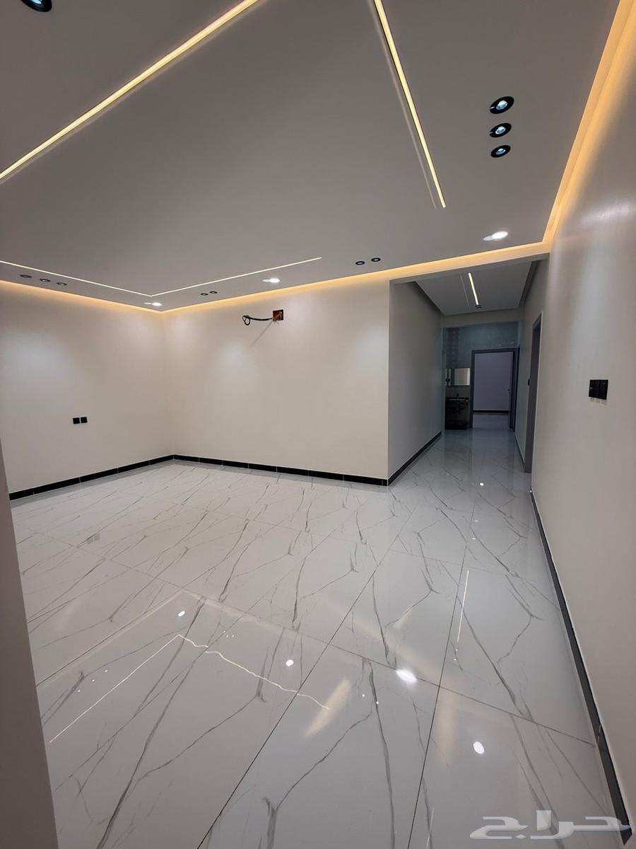 شقتين علوية للإيجار مكيفات ومطبخ راكب مخطط الجامعه الشمالي64240450288897111