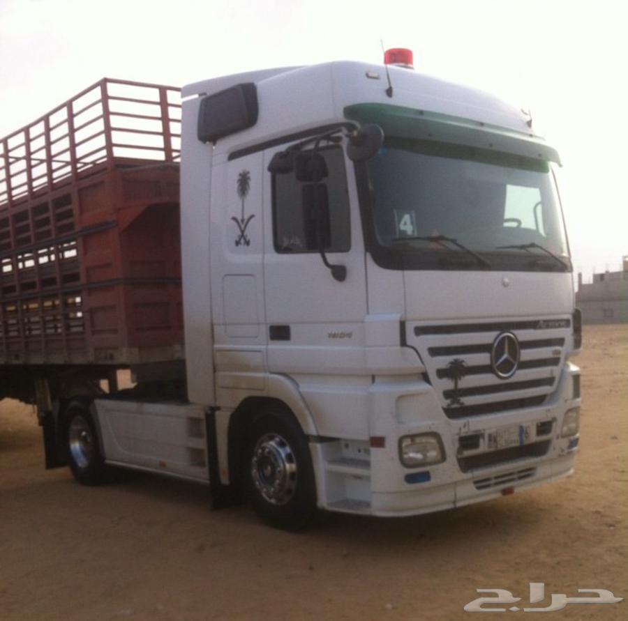 Trailer for transporting livestock, feed, and goods across the entire kingdom64240625317505112