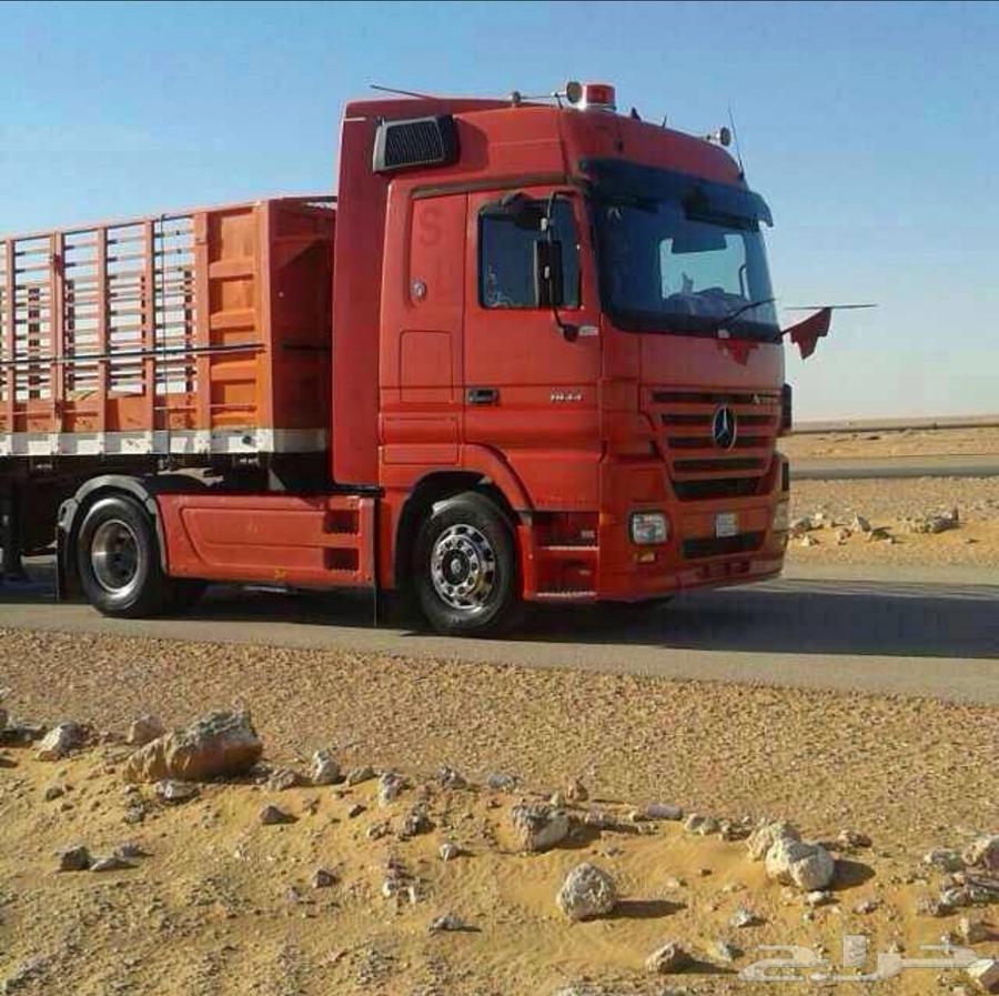 Trailer for transporting livestock, feed, and goods across the entire kingdom64240625317505111