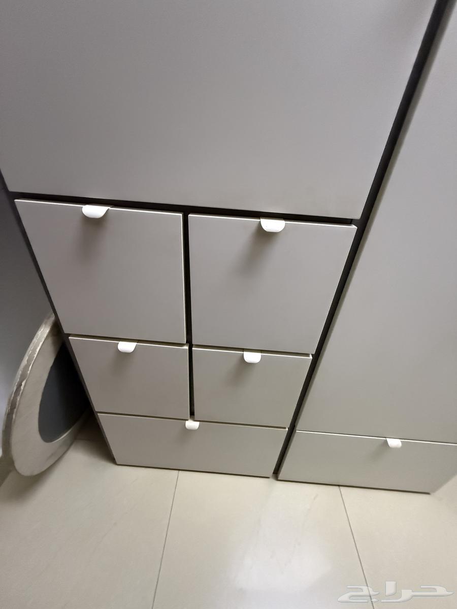 دولاب ملابس نظيف وخالي من العيوب من ايكيا64241317383298114