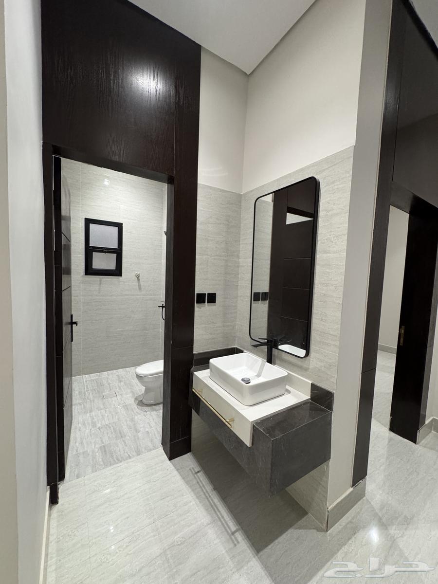 للبيع دور ارضي في حي الجنادرية(مخطط المعالي)64240291109635112