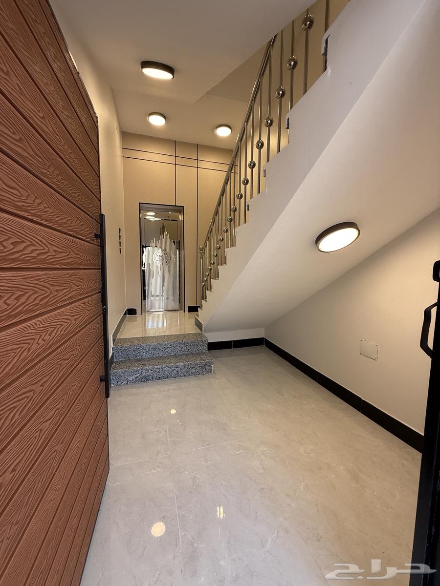 للبيع روف علوي بملحق تشطيب vip ف احد رفيده وسط الخدمات64240289657089113