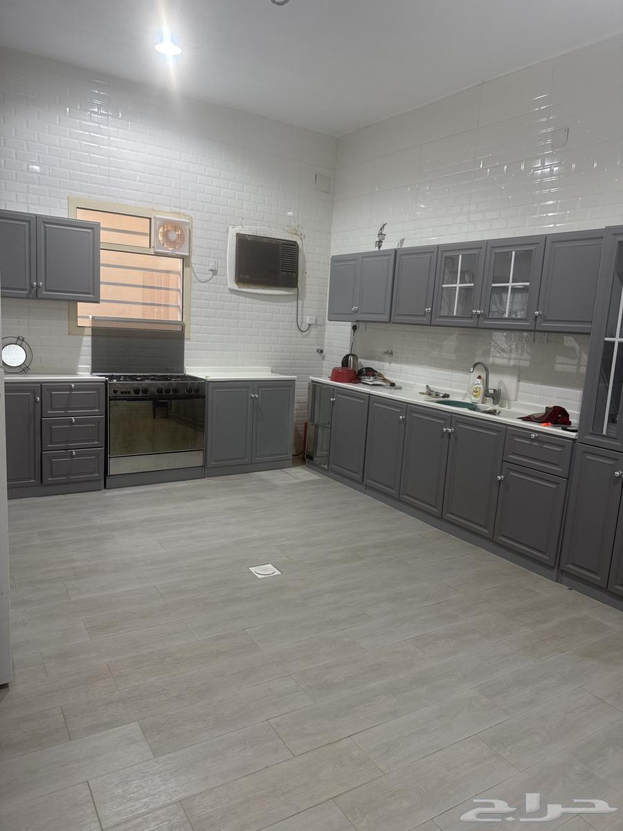 A large chalet in Al-Shuqaiq consisting of five rooms, a hall, a kitchen, and a swimming pool64240449846531110